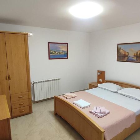 Apartments Familia Budva Buitenkant foto