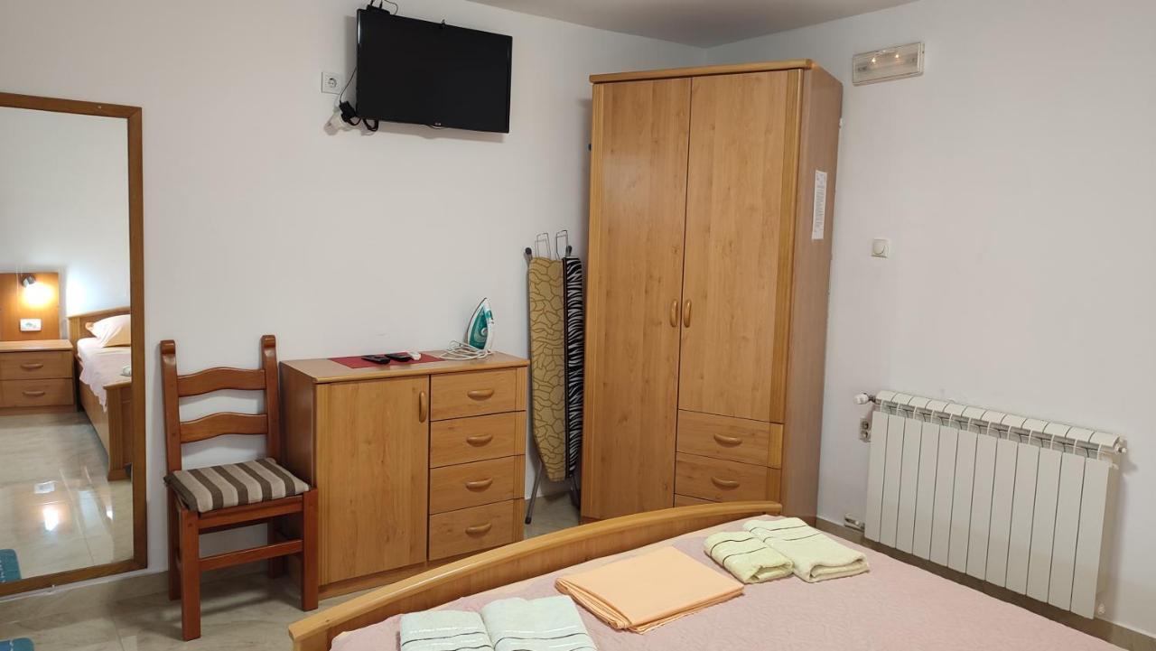 Apartments Familia Budva Buitenkant foto