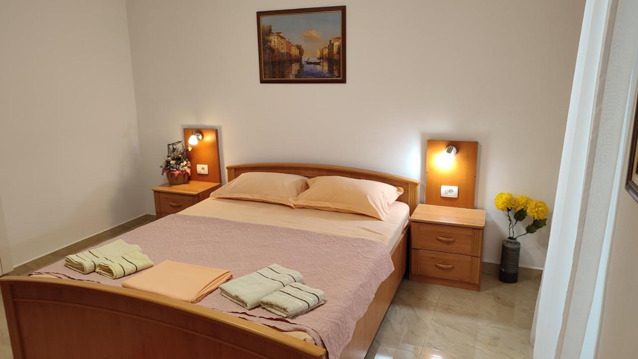 Apartments Familia Budva Buitenkant foto