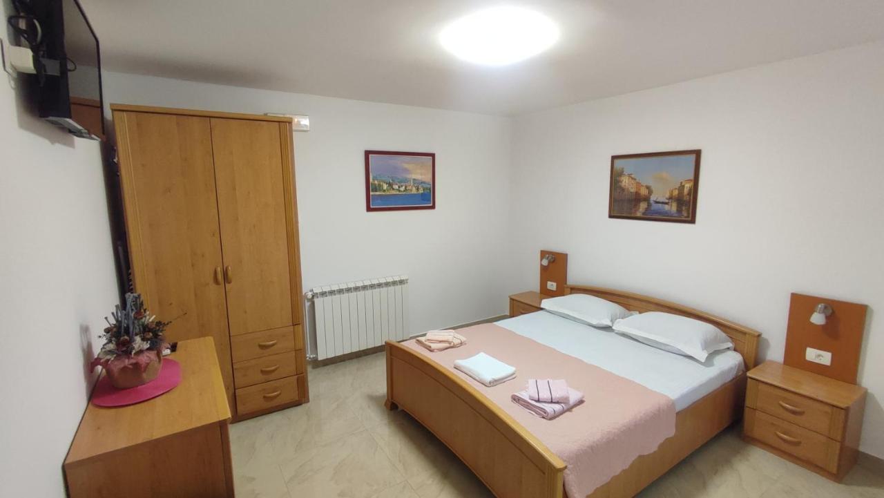 Apartments Familia Budva Buitenkant foto