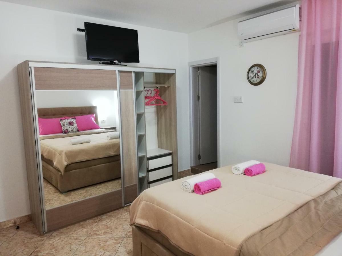Apartments Familia Budva Buitenkant foto