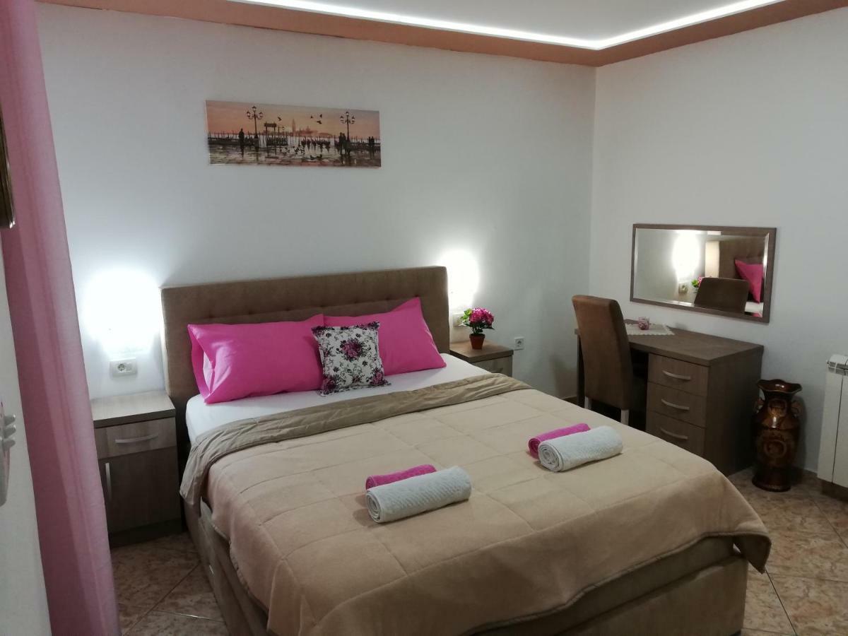 Apartments Familia Budva Buitenkant foto